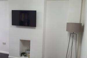 Exquisite and Modern 2 bed Maisonette