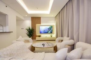 Luxury 2BHK Plus Maid's Room The Sterling West Near Dubai Mall