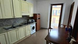 Cantucci and Vin Santo House