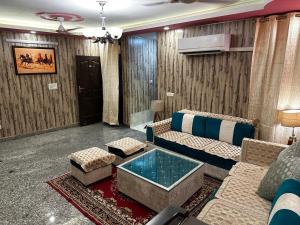 Spacious 2bhk flat with balcony