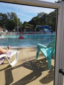 Maisons de vacances Bungalow confortable a Saint-Brevin-les-Pins avec piscine, 40 m² : photos des chambres