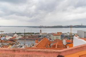 Bica Apartment by Pedro