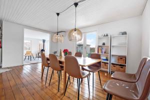 Summer House Near The Sea And Good Experiences