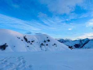 Gudauri Twins Beauty 239