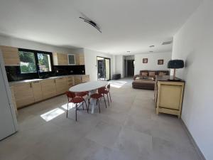 Villa neuve 5 ch et Jacuzzi