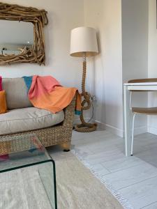 Ocean Drive Deluxe Apartment Continental Breakfast & Tray