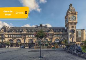 Méricourt Suite, Place de la République