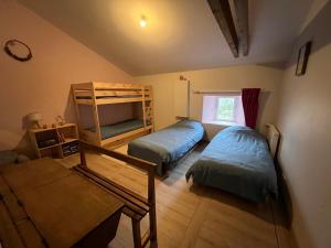 Maisons de vacances A 9 min du Puy duFou grande maison a la ferme : photos des chambres
