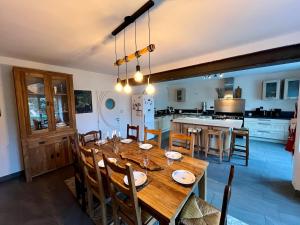 Maisons de vacances A 9 min du Puy duFou grande maison a la ferme : photos des chambres