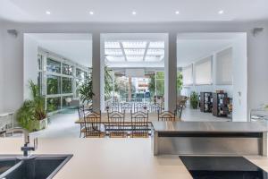 Heart of Cannes Luxury Stay - Steps from Beach & Palais