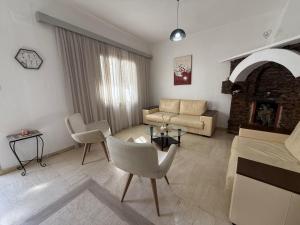 Philoxenia traditional house private jacuzzi