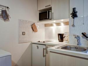 Appartements Studio 2* avec Balcon, Parking et Wi-Fi au Coeur de Brides-les-Bains, Proche Telecabine Olympe - FR-1-512-81 : photos des chambres