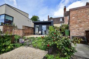 Stylish and private in the Cathedral Quarter