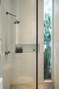 Villa Reif 3, Luxury poolvilla, 2 bedrooms, 100m2, near beach Canggu, quiet location