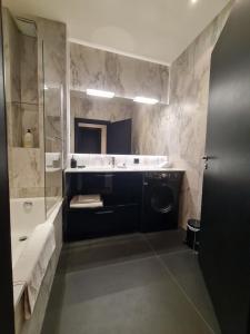 LUXUEUX APPARTEMENT AU COEUR DE GENEVE ,a deux pas du LAC