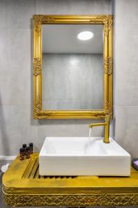 Kumka seafront suite