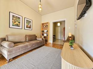 EL Prestige Apartment - Athens Town