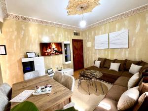 5min drive from City Center Apartment with Terrace and View N19