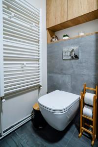 The QUARK Modern Designed 2BR Central Apartment