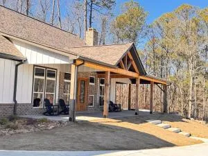 Spacious and Relaxing Home Near Allatoona and Lakepoint - Canton