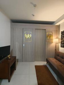 Couple or Barkada Room