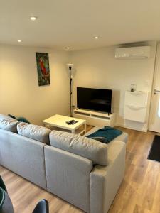 Appartements Fully-equipped new apartment : photos des chambres