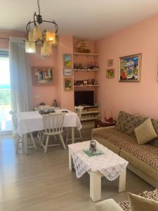 Two Bedroom Lakeview Apartment Pogradec