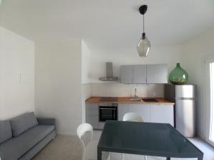 Minghetta bed and room