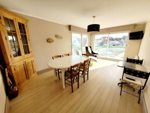 Appartements Appartement 2 chambres avec balcon, a 100m de la plage - FR-1-675-14 : photos des chambres