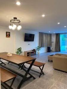 Charin pool Villa Bangsean home 2 - Ban Laem Thaen