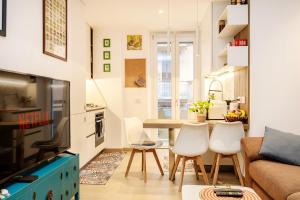 Luminosa camera con bagno privato interno - vicina alla metro