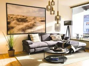 STAYaWHILE Apartment DELUXE nähe Herzzentrum, Bali Therme, Kurpark GOP, free Parking, Netflix, Boxspringbett, Balkon - Melbergen