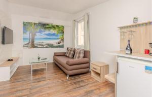 Amazing Apartment In Vir With Wifi