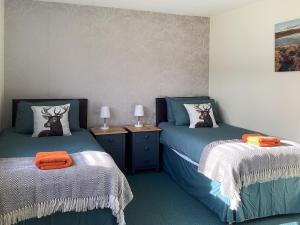 Walled Cottage - Uk49097
