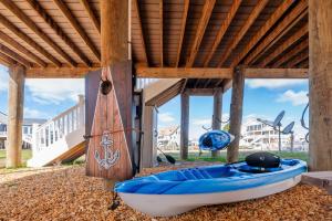 Anchors Away - Waterfront, Pet Friendly, Pools!