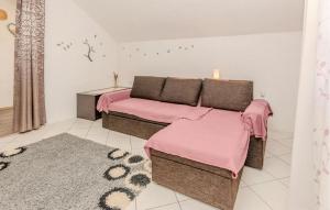 Lovely Apartment In Vir With Wifi