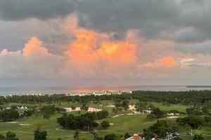 Wyndham Residence 4BR Penthouse Ocean View