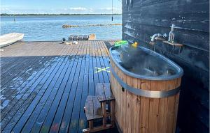 Stunning Ship In Biddinghuizen