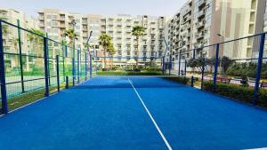 Lawnz Luxury furnished studio with Balcony Swimming Pool Gym Kids play ground