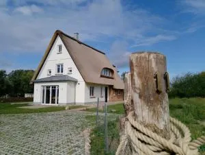 Reethaus Strandgut - geräumiges FH, 5 Schlafzimmer, Sauna und 3 Terrassen, Balkon - Blengow