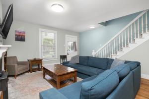 Bayside - Classic duplex in historic downtown!