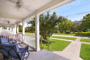 Bayside - Classic duplex in historic downtown!