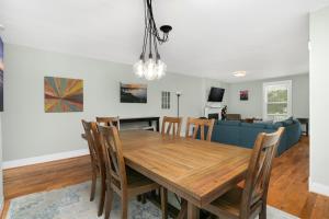 Bayside - Classic duplex in historic downtown!