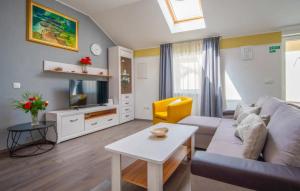 Stunning Home In Veli Brgud With Wifi