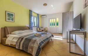 Stunning Apartment In Medulin With Wifi