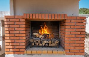 Amazing Home In Najevi With Wifi 