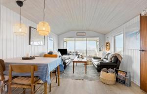 Stunning Home In Ebeltoft With Wifi