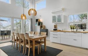 4 Bedroom Nice Home In Hadsund