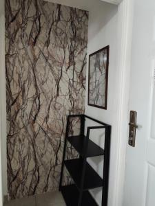 apartamentito tipo estudio AMUEBLADO tranquilo y acogedor cocina y baño privado independiente en CHANIS cerca de Costa del este