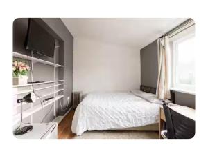 Nice and spacious room